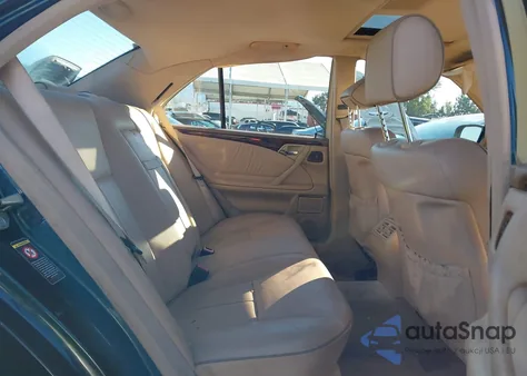 2001 Mercedes-Benz E 320 z USA, uszkodzony, nr VIN WDBJF65J61B226071